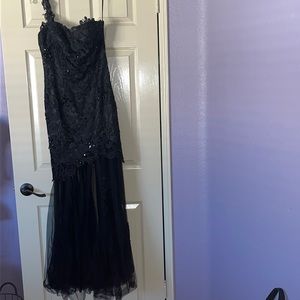 💥 HOST PICK💥Black Sequins dress